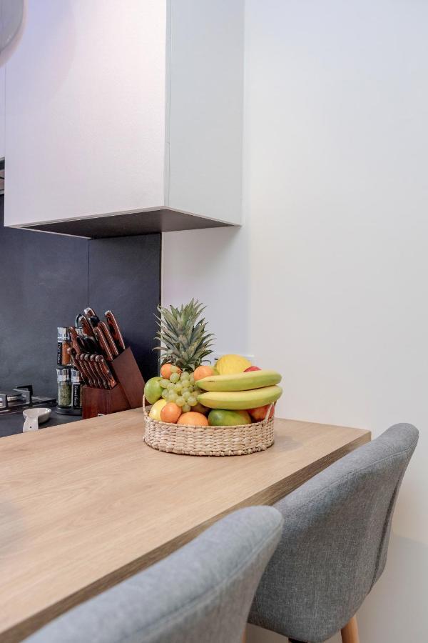 Beautiful 2 Bedrooms Split Level Fulham Apartment London