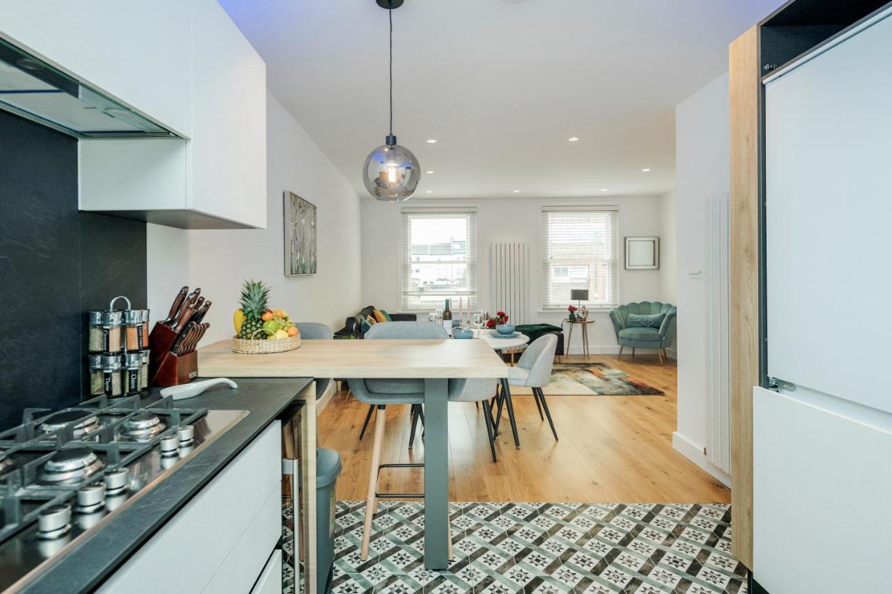 Beautiful 2 Bedrooms Split Level Fulham * London