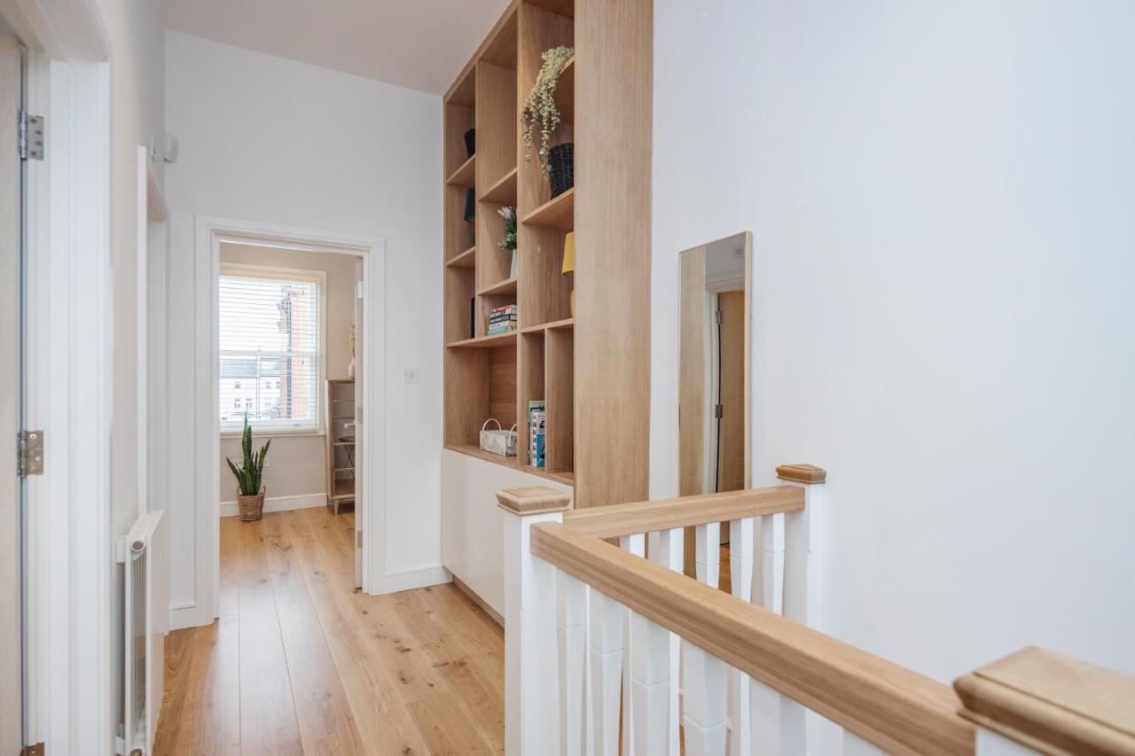 Beautiful 2 Bedrooms Split Level Fulham * London