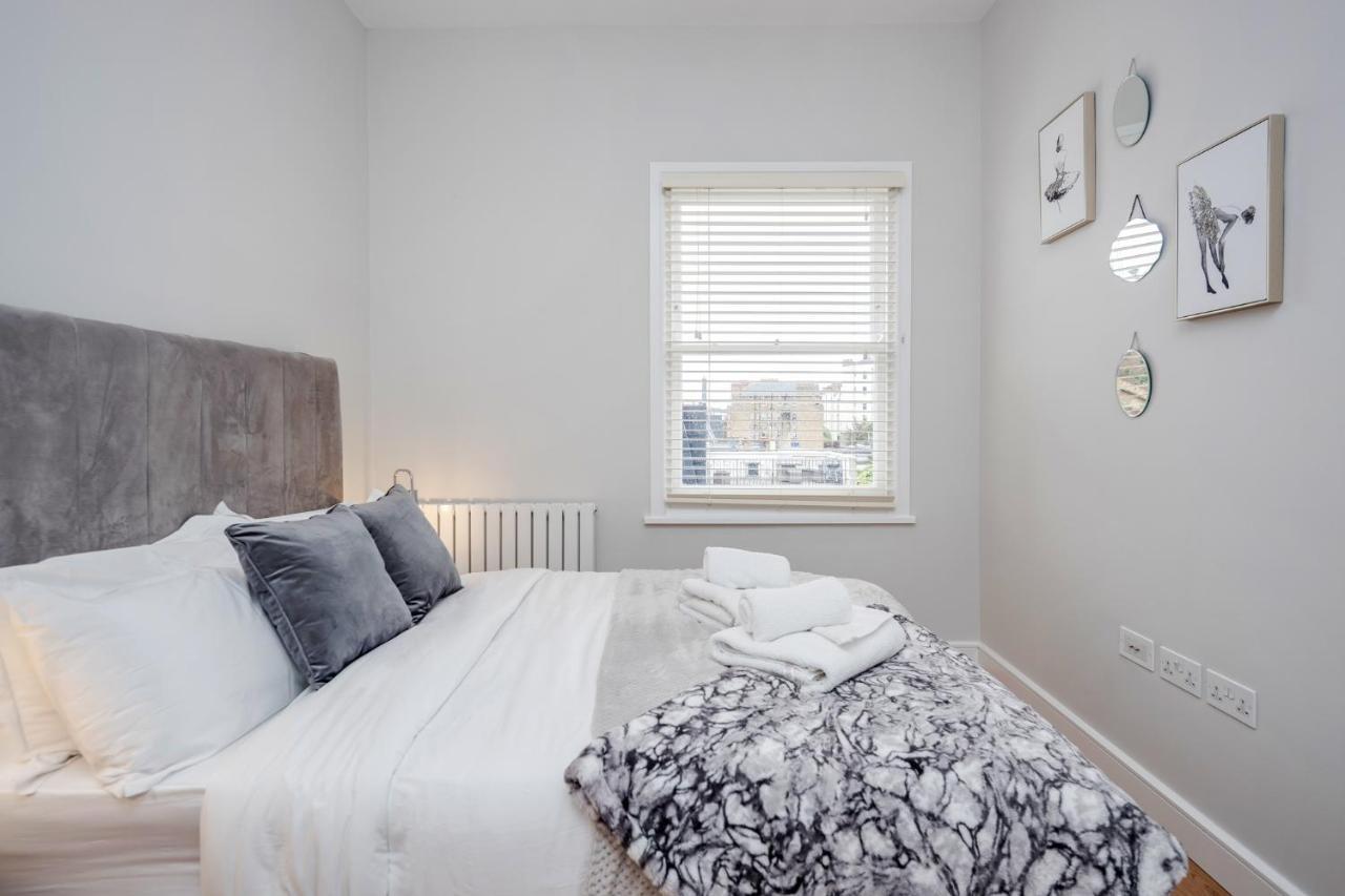 Beautiful 2 Bedrooms Split Level Fulham *