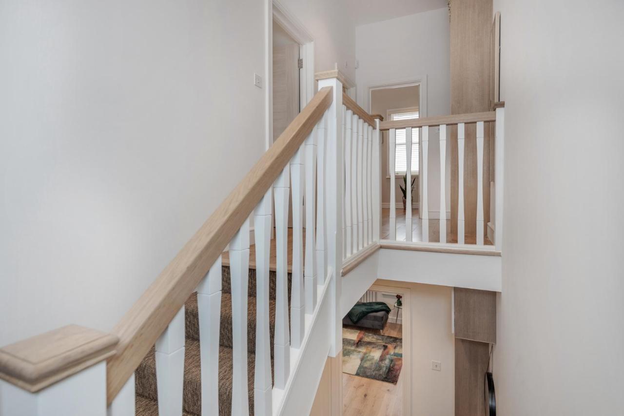 Beautiful 2 Bedrooms Split Level Fulham *