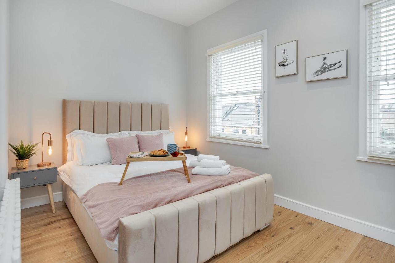 Beautiful 2 Bedrooms Split Level Fulham * London